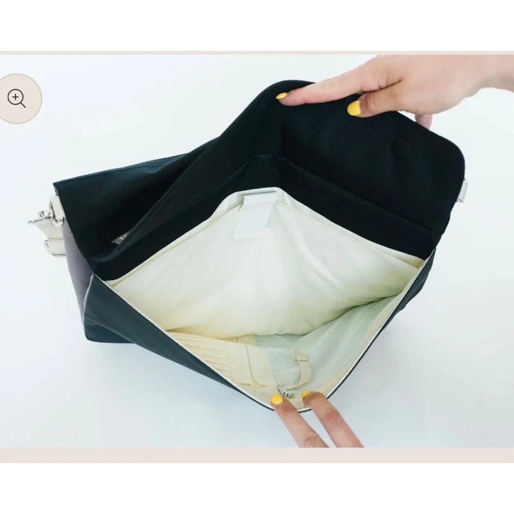 TOBIQ Boss Flip Bag NEW Black Travel Messenger Laptop Crossbody Gorpcore Casual